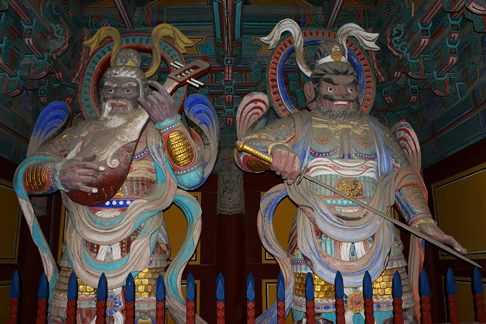 Guardian king statue at Bulguksa Temple