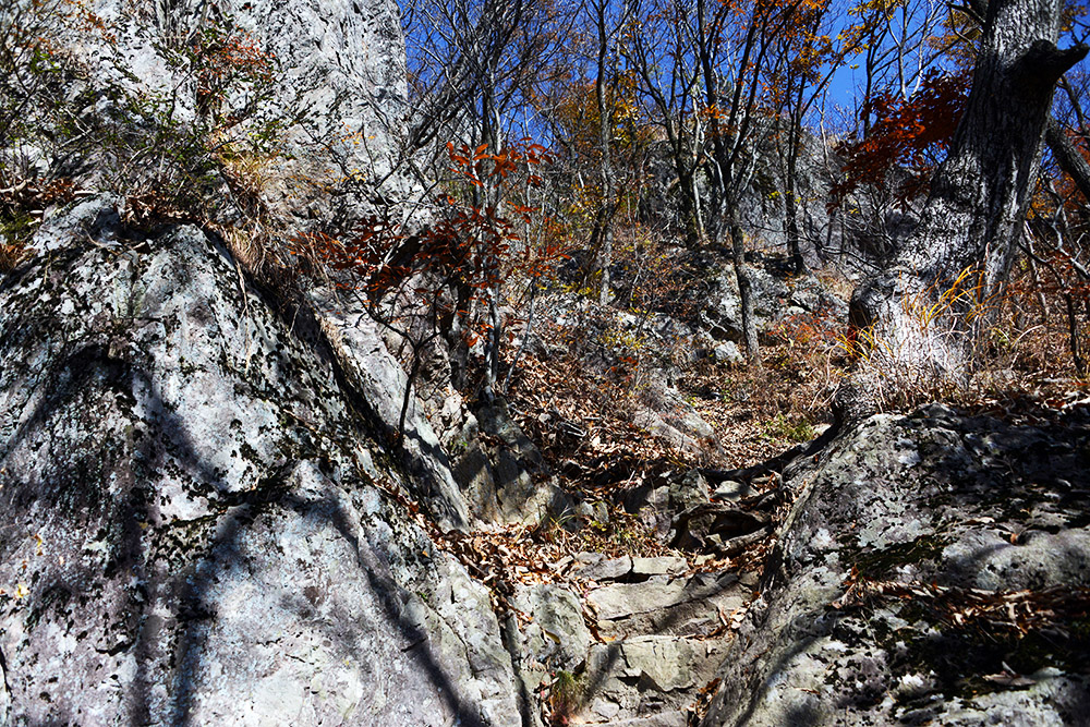 Rocky Trail Rocky hiking trail toward Seoraebong Peak