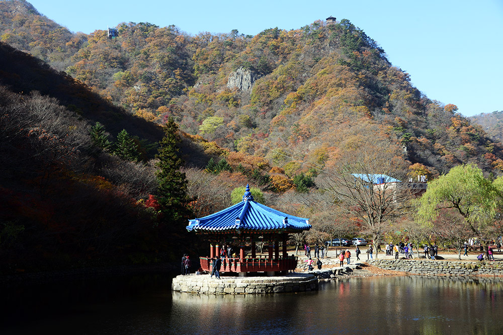 Uhwajeong Pavilion Uhwajeong Pavilion surrounded by autumn scenery in Naejangsan