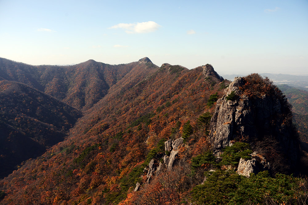 Naejangsan Mountain Ridge Mountain ridge in Naejangsan National Park