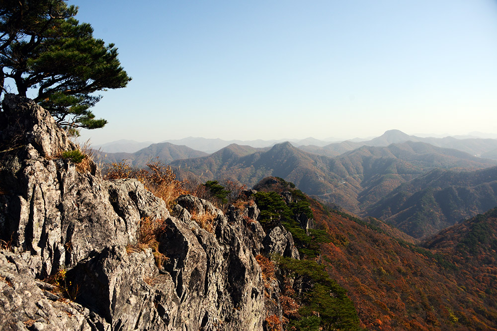 View from Seoraebong Peak View from Seoraebong Peak in Naejangsan National Park