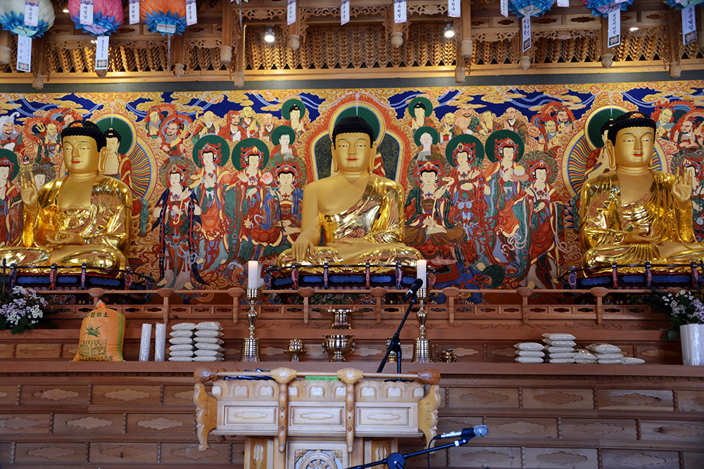 Buddhas at Naejangsa Temple Buddha statues inside Naejangsa Temple
