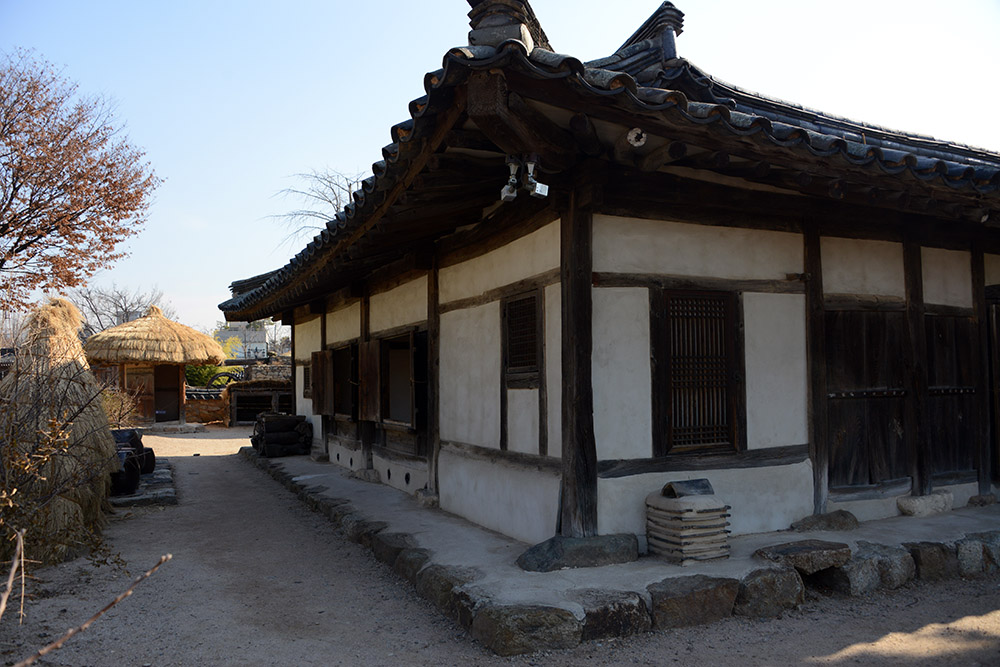 Traditional Korean Building Traditional Korean building displayed at the National Folk Museum