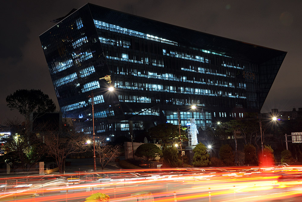 The Sandcrawler Modern building in Seoul