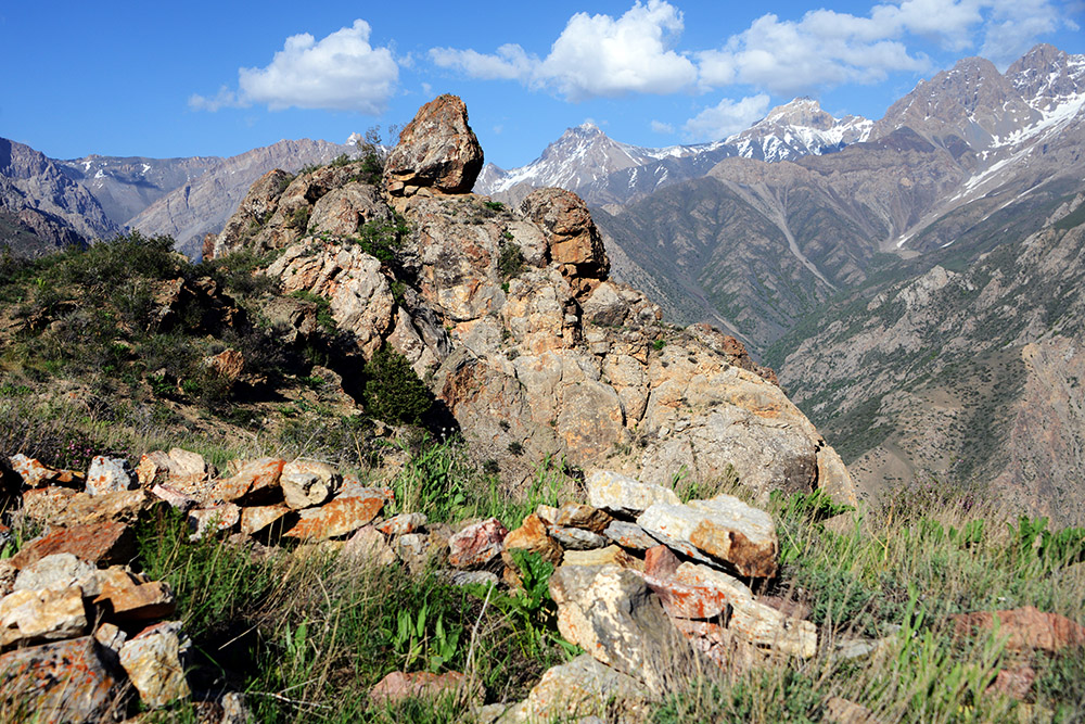 Fann Mountains Rocky mountains in the Fann Mountains Tajikistan
