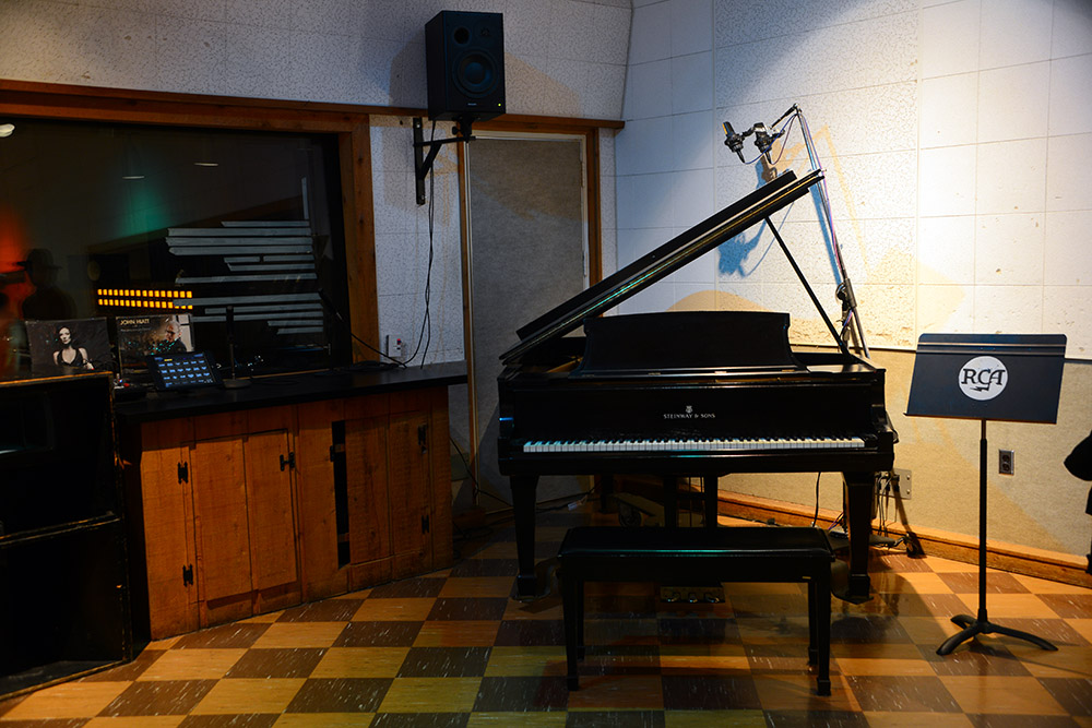 Elvis Presley Piano at RCA Studio B Piano used by Elvis Presley at RCA Studio B in Nashville