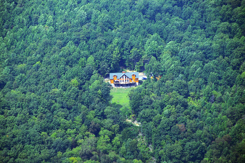Mansion Large house visible from the McAfee Knob trail