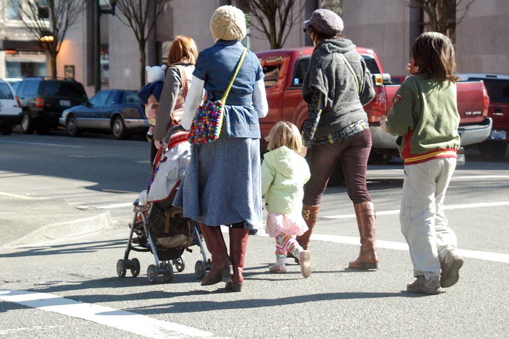 Family in Olympia Family walking in Olympia Washington