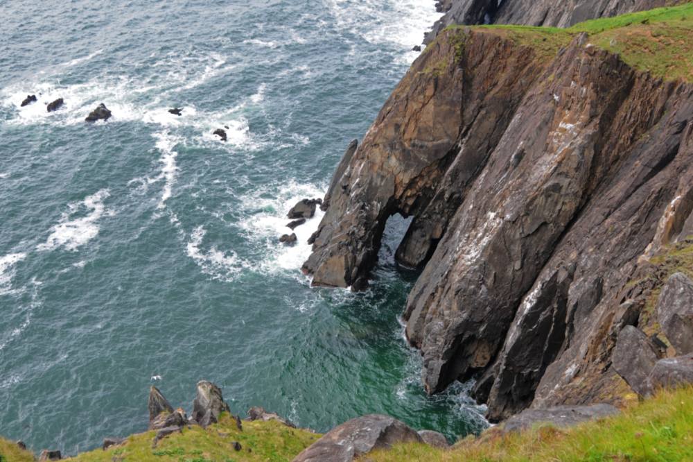 Sheer cliffs along the Oregon coast