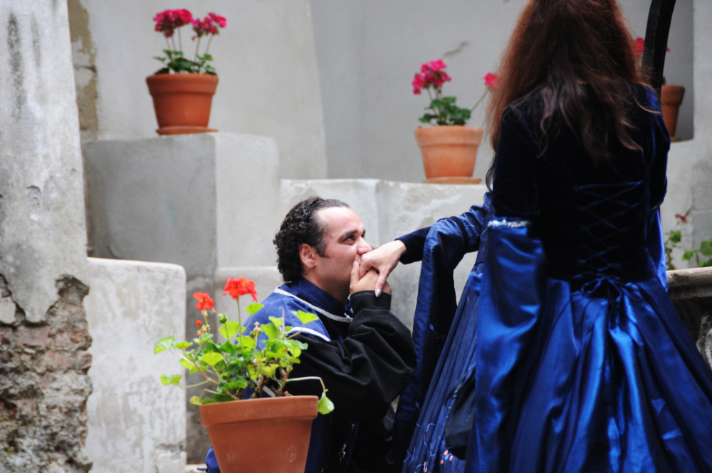 Medieval Visitors Visitors in Medieval Clothing at Bran Castle