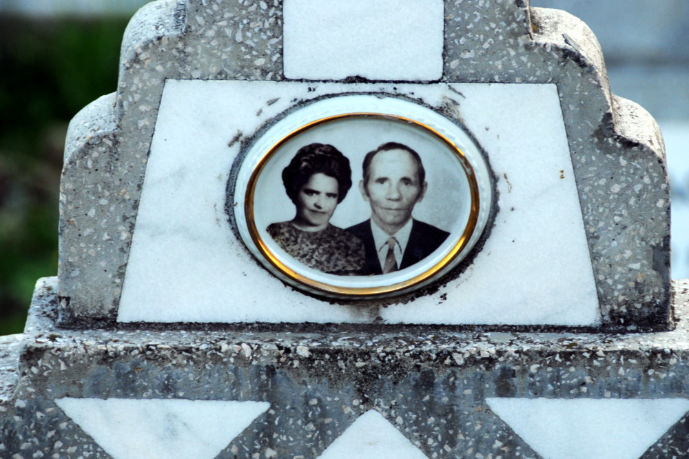 Gravestone Romania Cemetery Gravestone