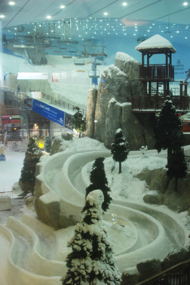 Indoor skiing and snowboarding slope at Ski Dubai